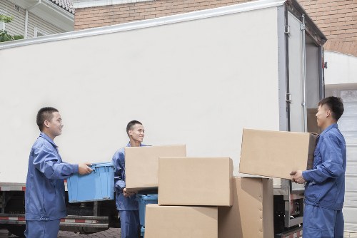 Local flat removal service planning a move near West Hampstead